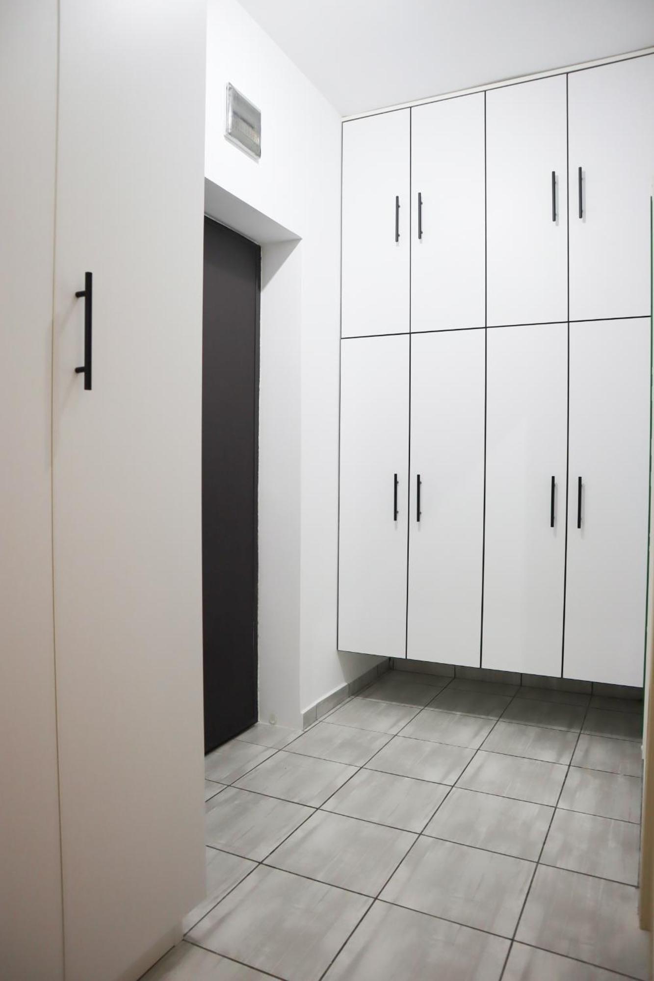 Brownix Apartment - Brown Residence Popesti-Leordeni Екстер'єр фото